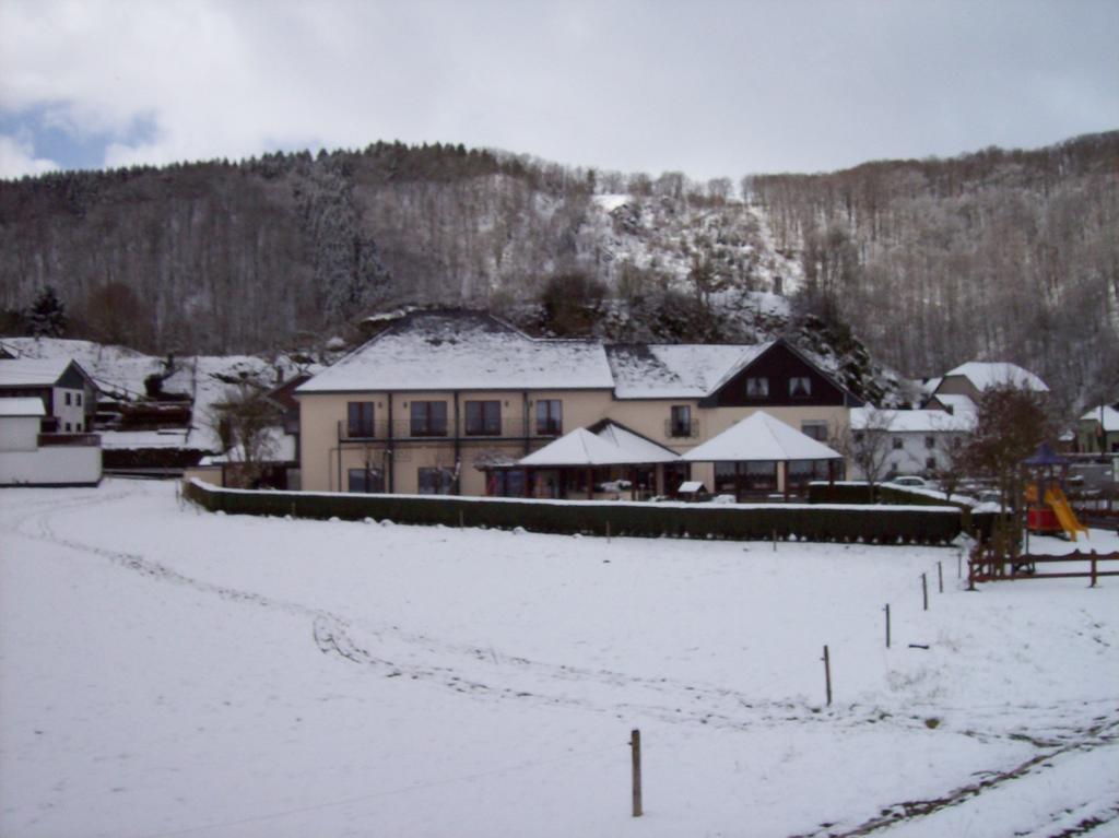 Hotel Dreilaenderblick 오우렌 외부 사진